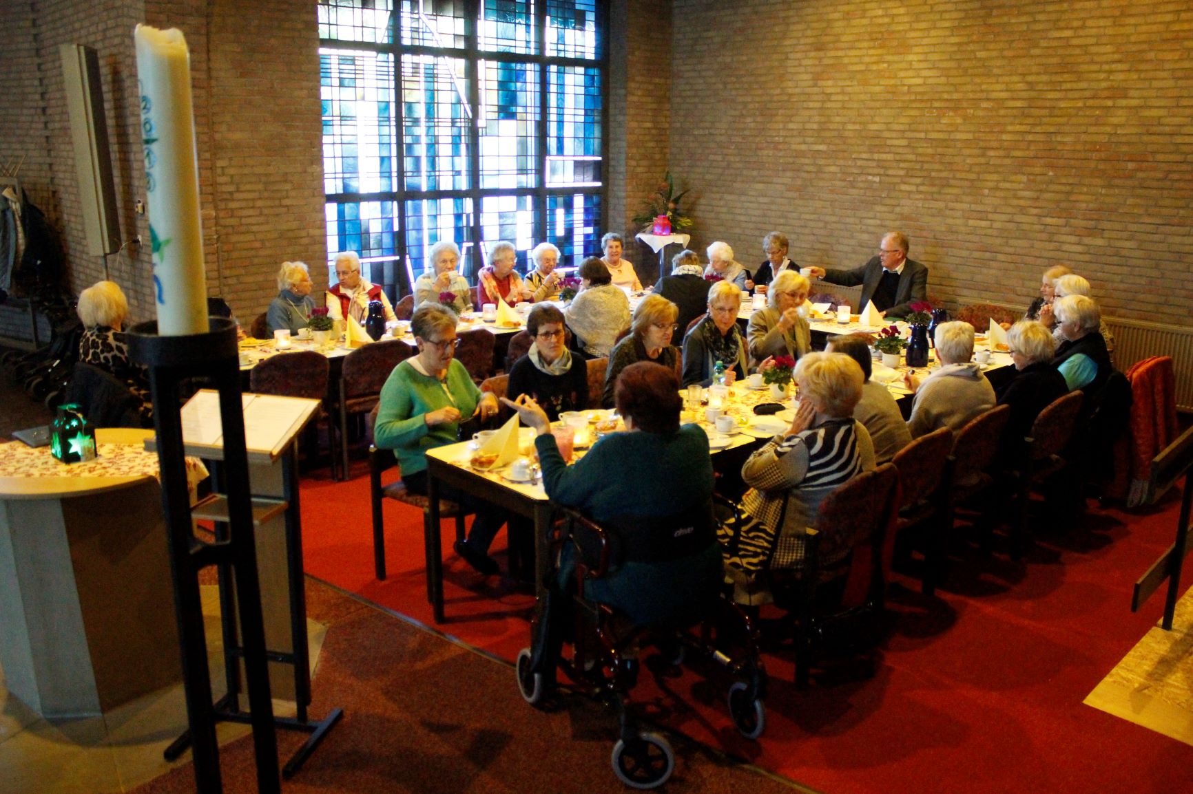 Das 96. Jahresfest im Seitenschiff gefeiert