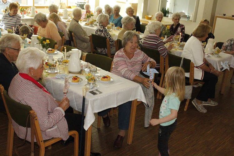 Kinder schenkten Frauen „Windmühlen“ 