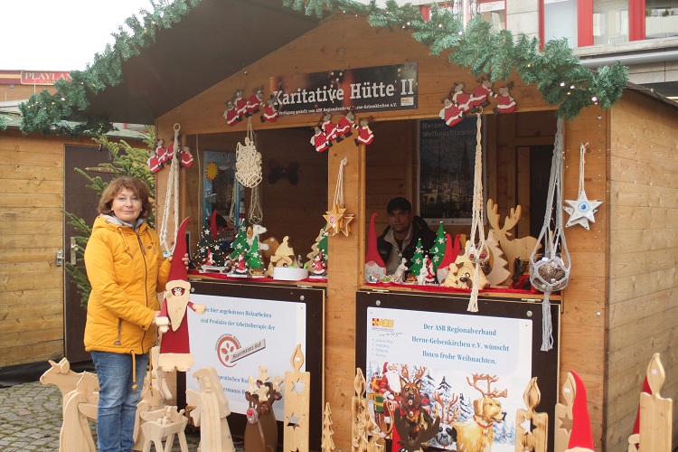 Karitative Hütte auf Herner Weihnachtsmarkt