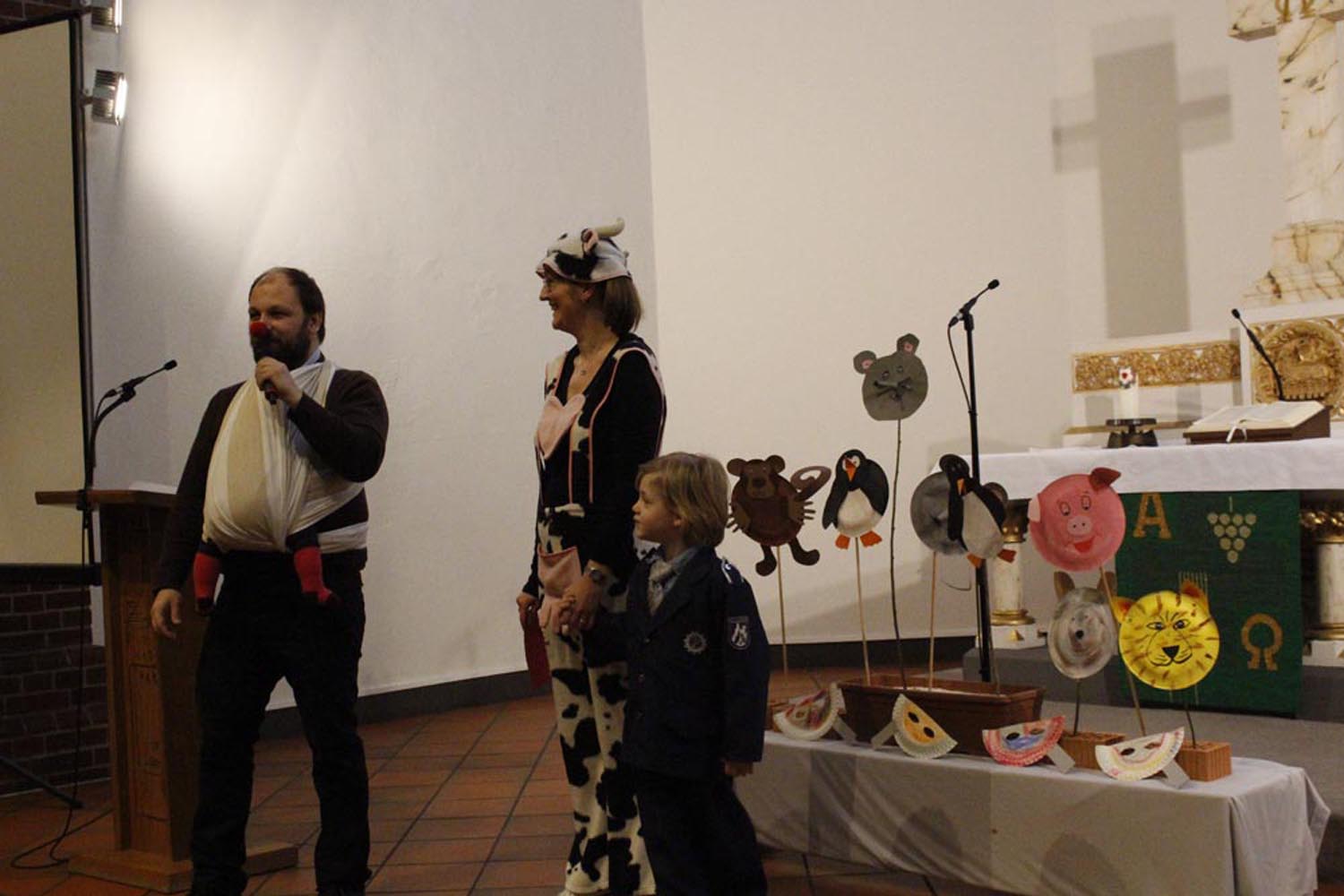 Masken tragen – Familiengottesdienst zu Karneval