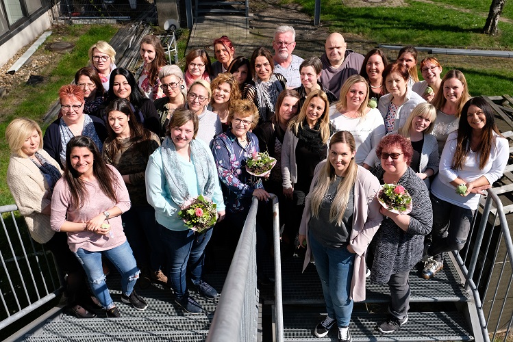 Sanfte Bewegungen helfen Patient und Pflegekraft