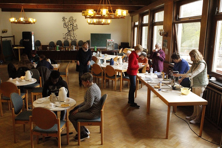 Waffeln versüßten Kirchenwahl