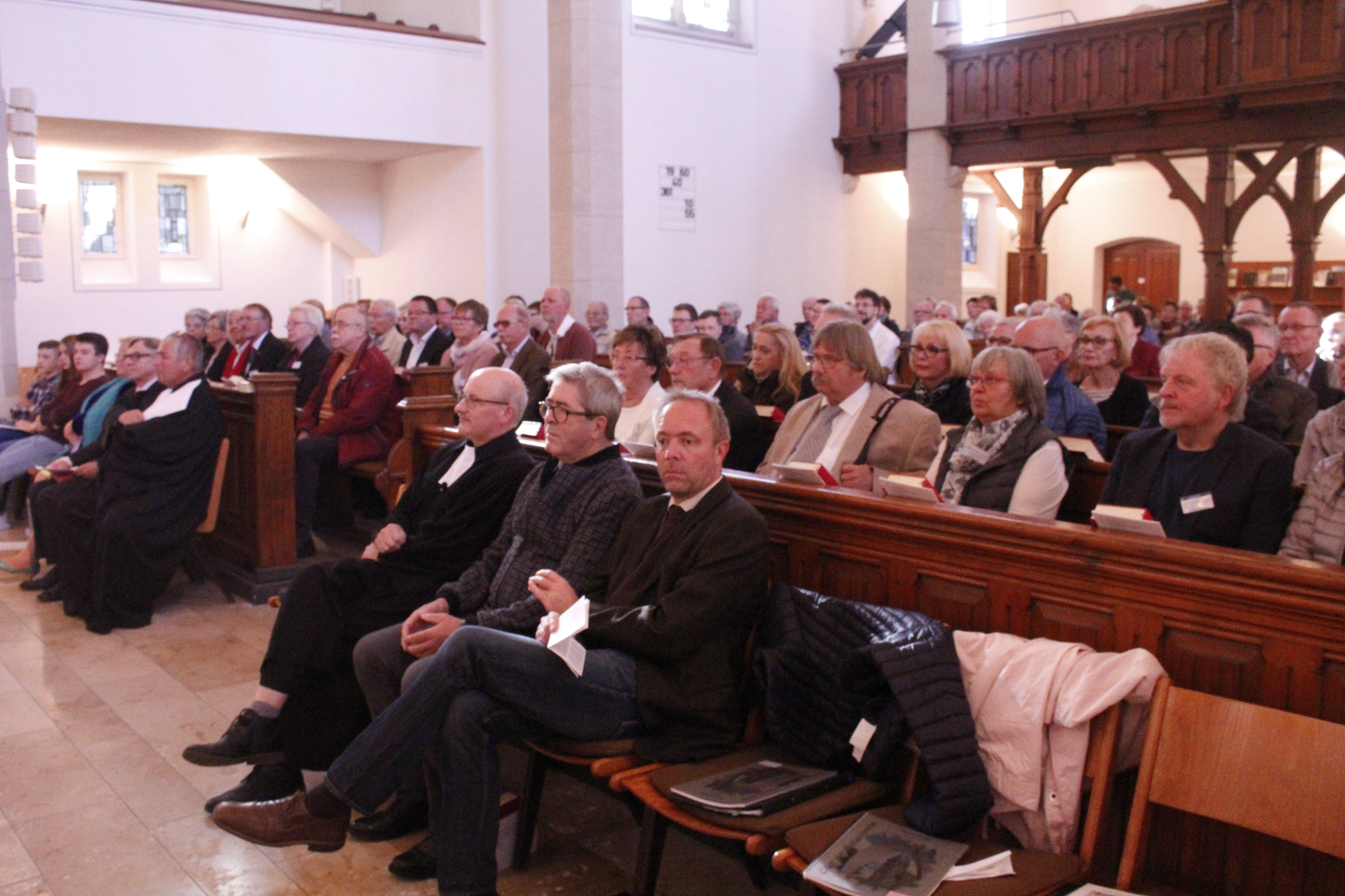 Einmal Diamant unter 32 Konfirmationsjubilaren