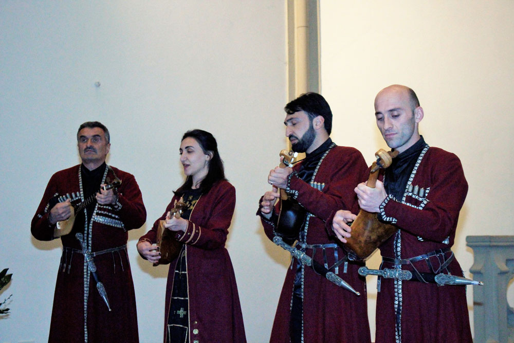 Kirchenlieder und Liebesweisen aus dem Kaukasus