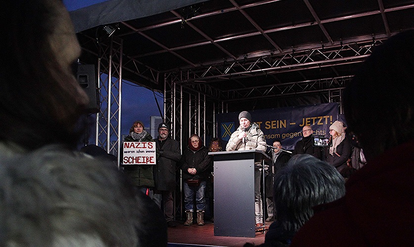 „Unser Kreuz hat keine Haken!“