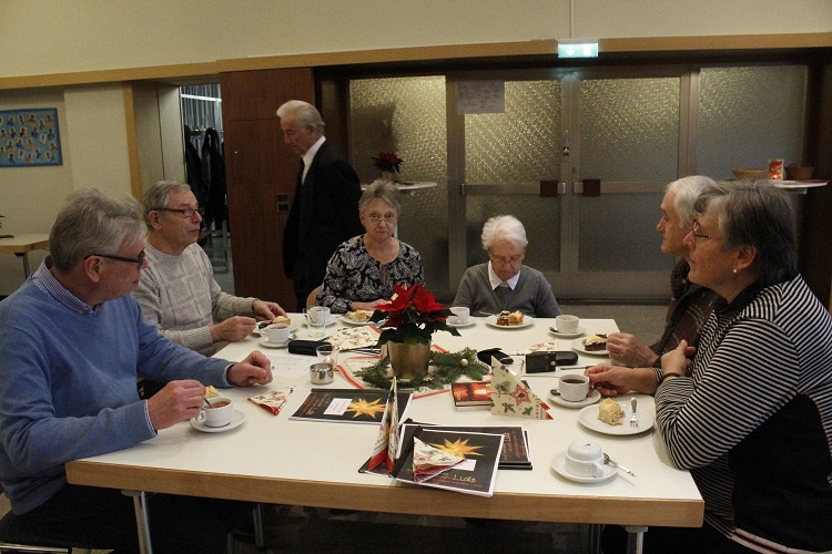 Männer blickten auf 2019