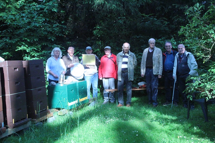 Männer der Petrus-Kirchengemeinde besuchen Königin