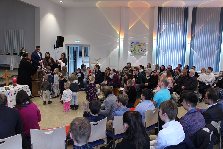 Minis feiern in der Lutherkirche
