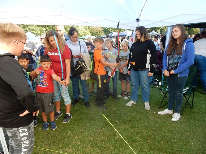Konfirmandengruppe beteiligt sich am Mitmachtag