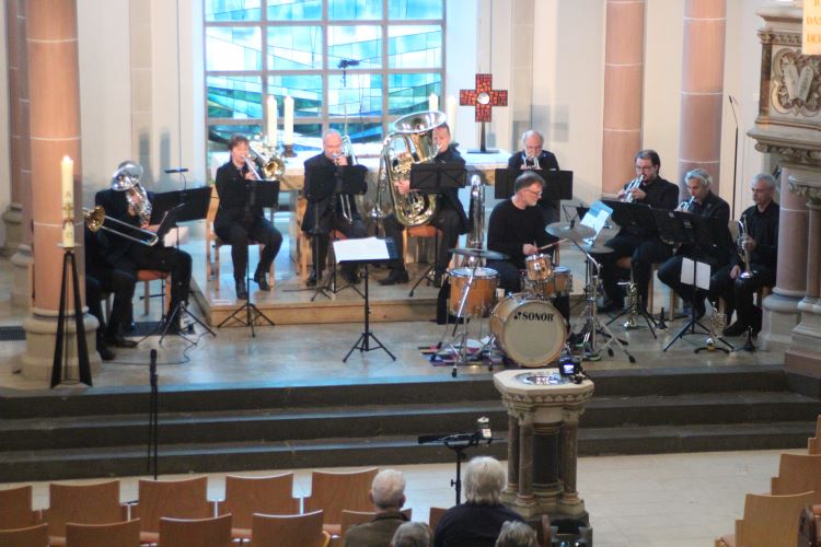 Blech und Orgel begeisterten in Eickel