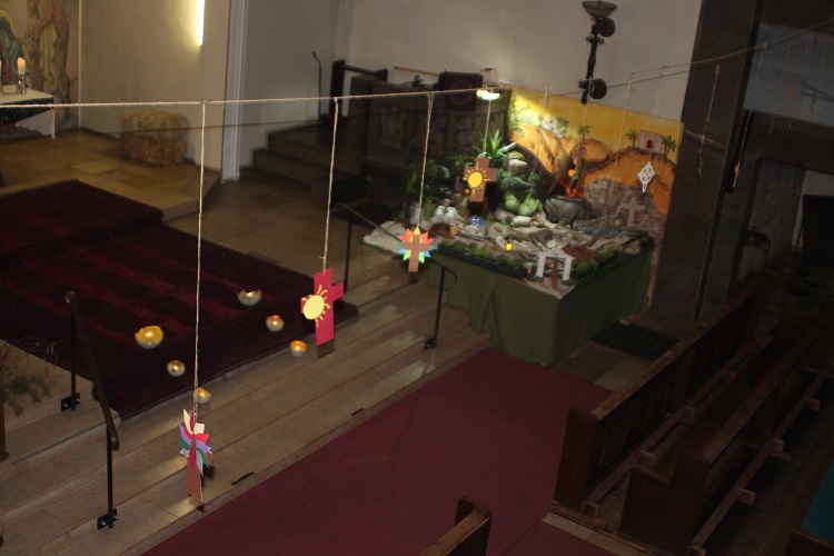 „Unter Kreuzen“ – Mobile in der Petrikirche