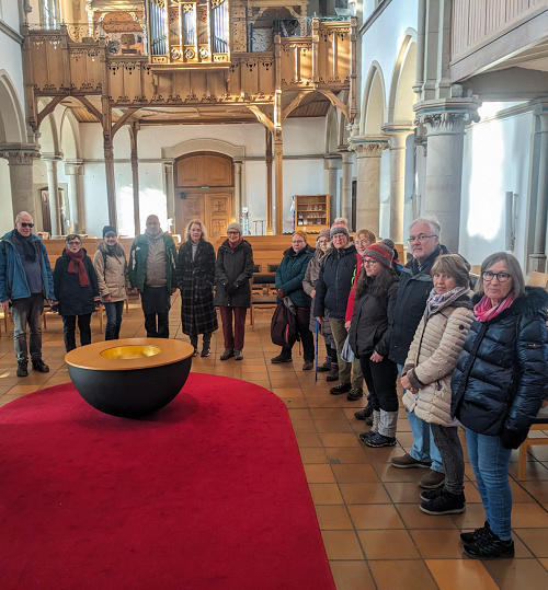 Kreuzkirche als Station auf dem Weg