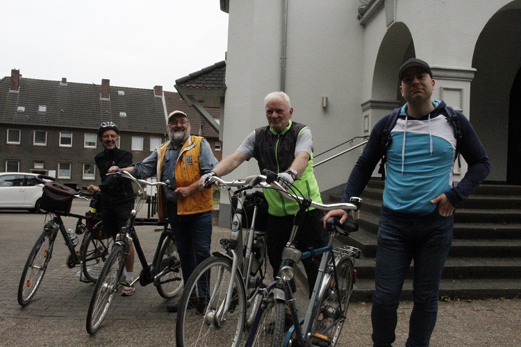 Unerschrocken, wetter- und tretfest