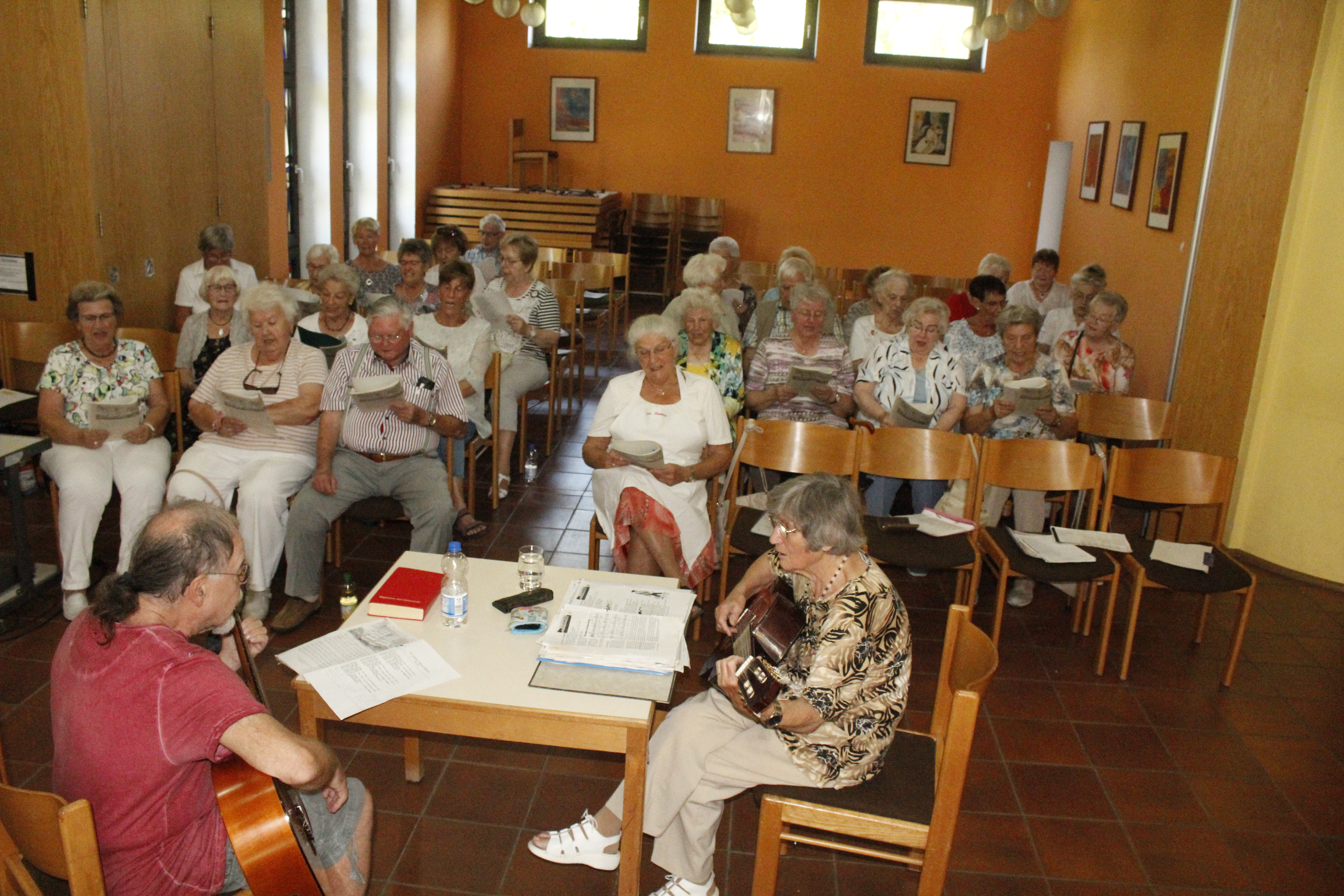 Treff wandelt sich in Singenachmittag
