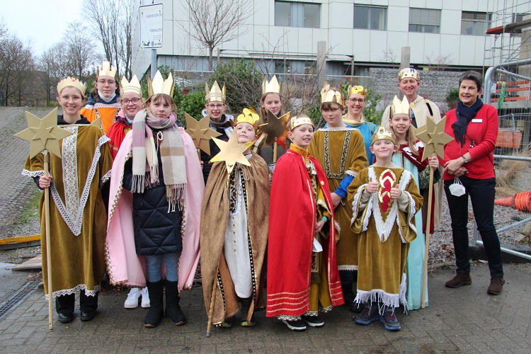 Sternsinger bringen Segenswünsche ins Krankenhaus