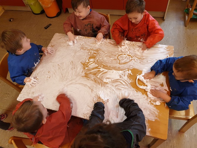 Matschen macht Spaß und ist lehrreich