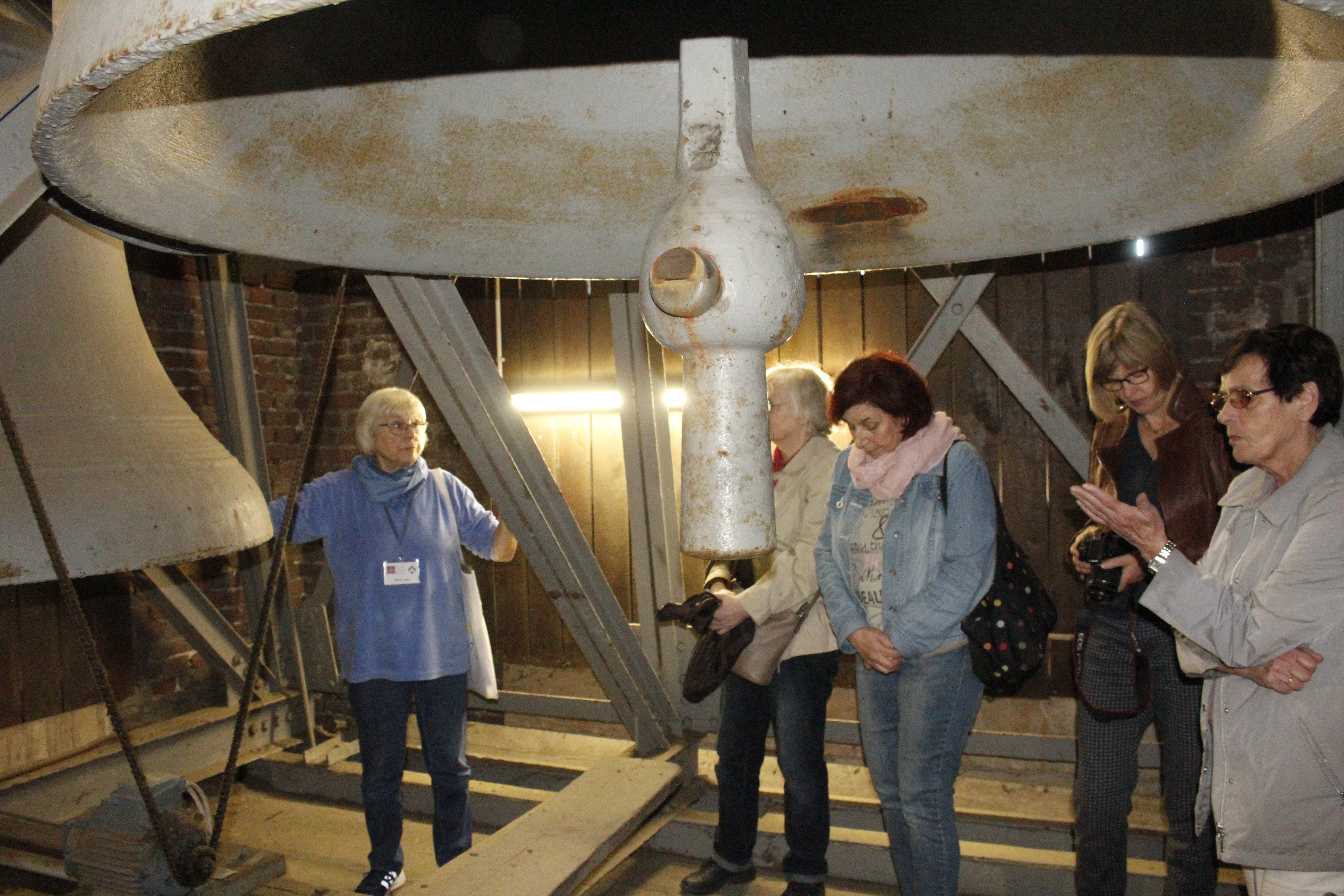 Glocke barst während eines Gottesdienstes