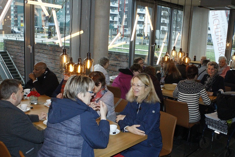 Kreuzkirchengemeinde geht sonntags ins LWL-Café