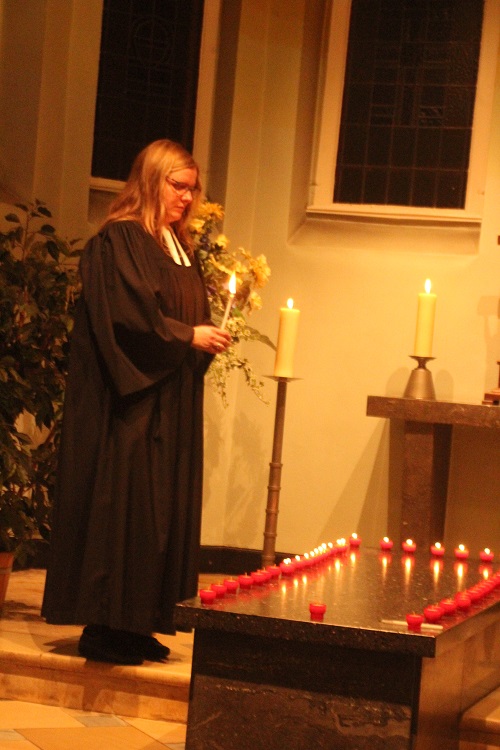 Kerzen für 51 Unbedachte entzündet