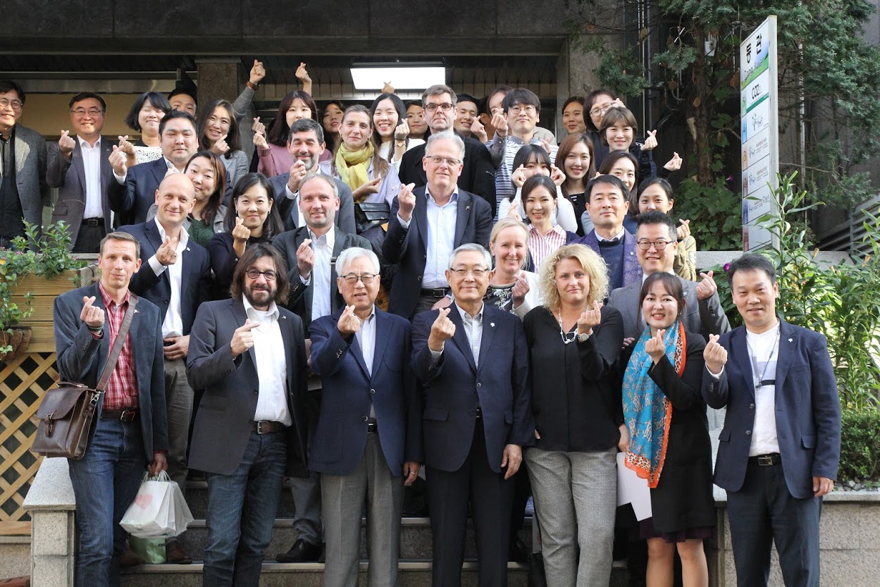 Kooperation im Bereich der Jugendhilfe und Forschung verlängert und erweitert