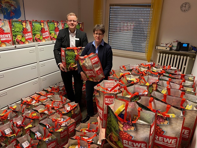 Weihnachtsgeschenk: Lebensmittel und Hygieneartikel