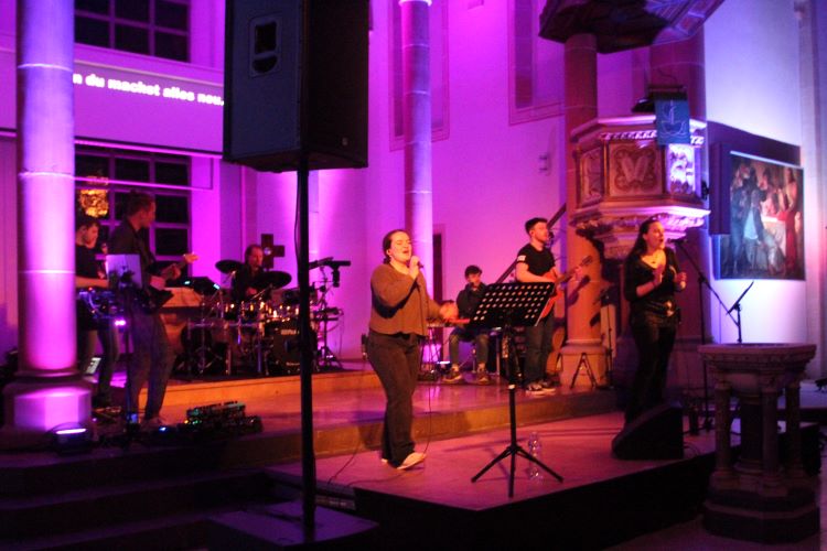 „Intensives Loben und Bekennen“